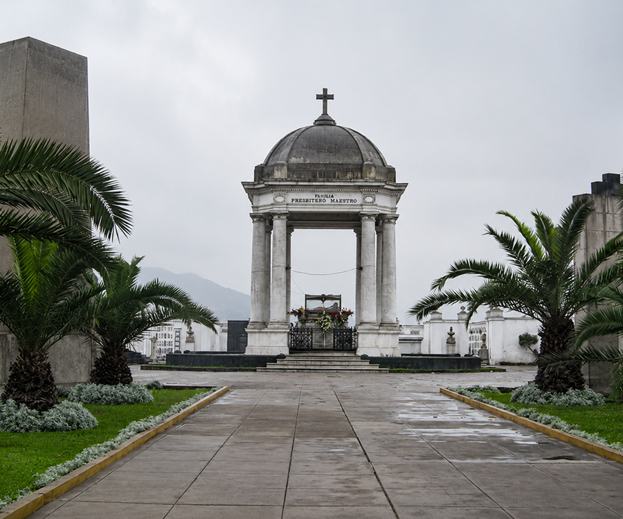 Entre Sombras y Leyendas “Presbítero Maestro de Noche”