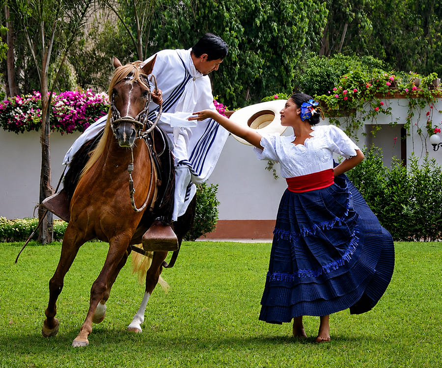 Pachacamac + Show De Caballos Con Almuerzo En Hacienda Ficus